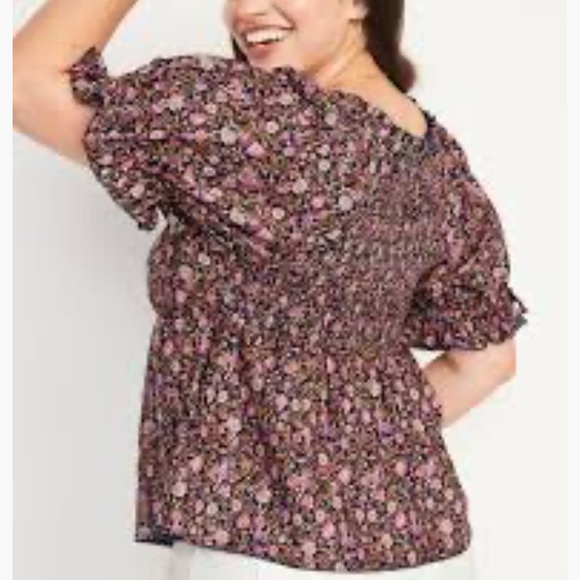 😊 Old Navy Puff-Sleeve Square-Neck Floral Babydoll Blouse - Picture 2 of 8